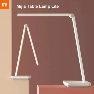 ภาพหน้าปกสินค้าXiaomi Mijia Table Lamp Lite โคมไฟตั้งโต๊ะ ใช้ในร่ม อุณหภูมิในการทำงาน -10 –25 องศา LED ความสว่าง แหล่งสัญญาณ อุณหภูมิสี 4000K* ดัชนีการแสดงผลสี 80 เอาต์พุต SK10093 ที่เกี่ยวข้อง