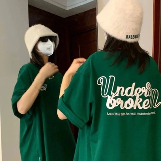 เสื้อยืด ผ้าฝ้าย สีเขียวเข้ม ทรงหลวม โอเวอร์ไซซ์ สไตล์เรโทร อเมริกัน แฟชั่นฤดูร้อน สําหรับผู้ชาย และผู้หญิง