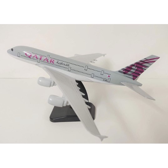 โมเดลเครื่องบิน-ส่งจากไทย-qatar-airways-airbus-a380-ขนาด-20-cm-มีขาตั้งโชว์-ตั้งโชว์ในบ้านหรือที่ทำงาน