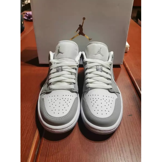 nike-air-jordan-1-low-white-wolf-grey