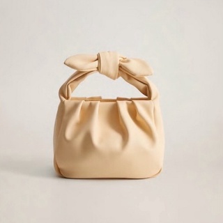 &gt;&gt;สินค้าพร้อมส่ง&lt;&lt; Bag women summer new ladies niche design gentle bow crossbody small square bag pleated hand bag