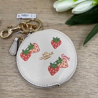 พวงกุญแจ ใส่เหรียญ Coach Circular Coin Pouch With Strawberry Print CB611 หนังแท้ สีขาว ลายสตรอเบอรี่