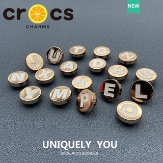 ภาพหน้าปกสินค้าCrocs jibbitz charms ตัวอักษรโลหะ คุณภาพสูง A-Z jibbitz สําหรับตกแต่งรองเท้า crocs ที่เกี่ยวข้อง