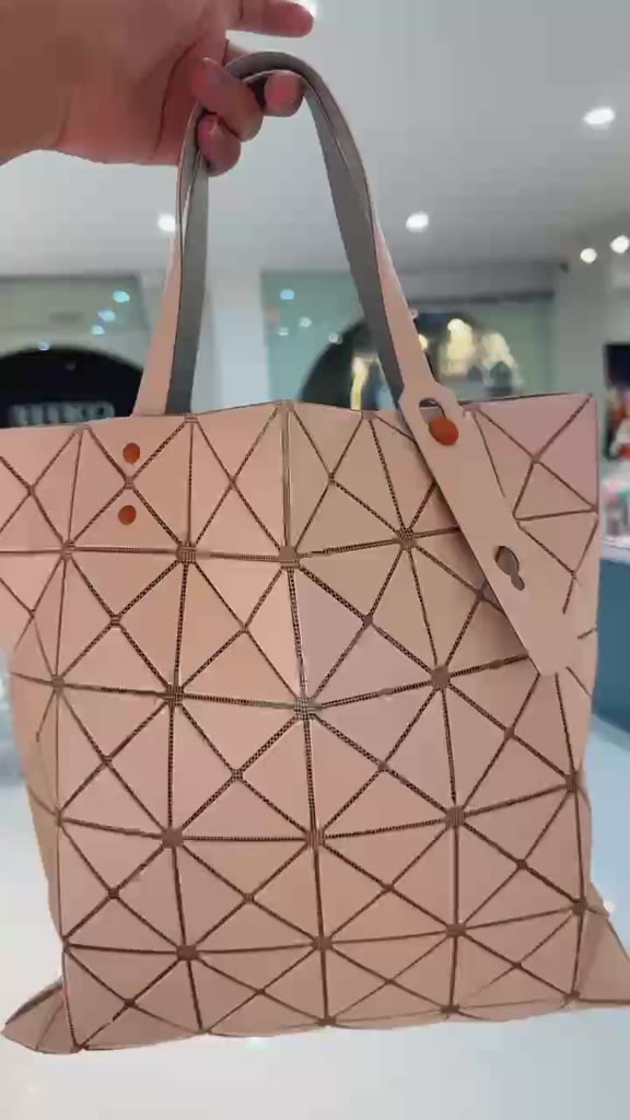 bao-bao-issey-miyake-lucent-6x6-one-tone-tote-bag