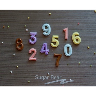 สินค้า [ราคาตัวละ] ตัวเลข 0-9 ~ ขนาดใหญ่ สูง2.3CM ~ น้ำตาลตกแต่งเค้ก ~ ตัวอักษรตัวเลข