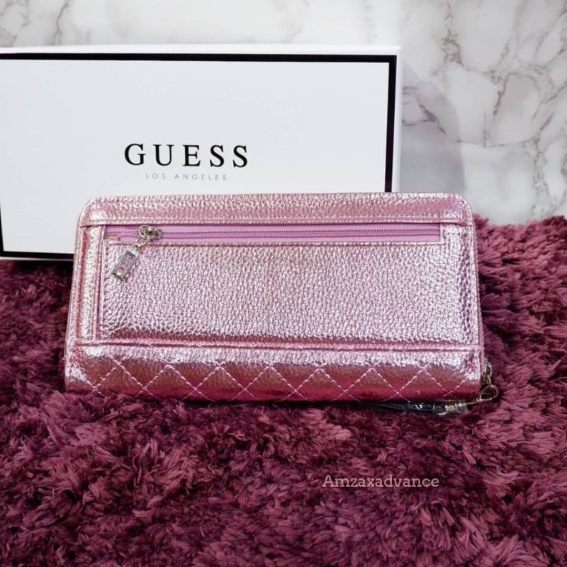 กระเป๋าสตางค์ใบยาว-guess-สวยคุ้มมี3ช่องใหญ่และ1ช่องเสียบบัตรงานแท้สวยคุ้ม