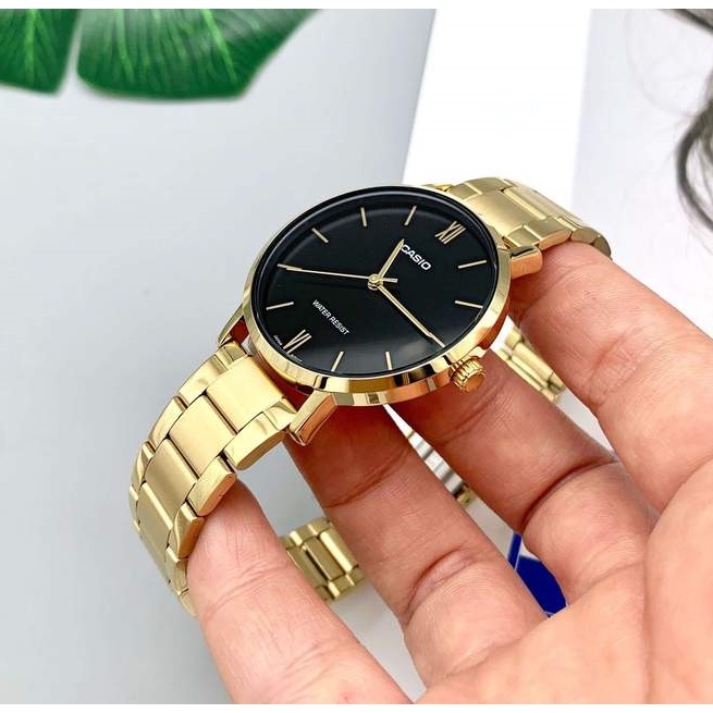 ภาพหน้าปกสินค้านาฬิกา Casio รุ่น LTP-VT01G-1B นาฬิกาสำหรับผู้หญิง สายแสตนเลส สีทอง หน้าปัดดำ -ของแท้ 100% รับประกันสินค้า 1 ปีเต็ม จากร้าน nalikaonlineshop บน Shopee