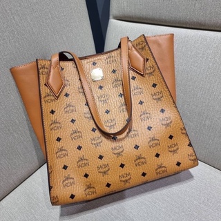 เอ็มซีเอ็ม LUISA SHOPPER IN VISETOS LEATHER BLOCK  มา