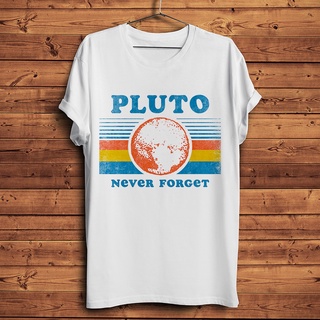 ขายดี!เสื้อยืดลําลอง แขนสั้น พิมพ์ลาย Never Forget Pluto สีขาว สไตล์วินเทจ สําหรับผู้ชาย และผู้หญิงS-5XL