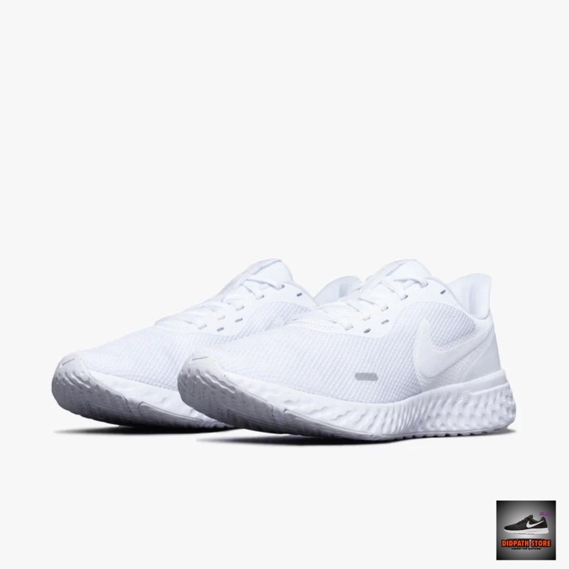 รองเท้าไนกี้-nike-revolution-5-สี-white