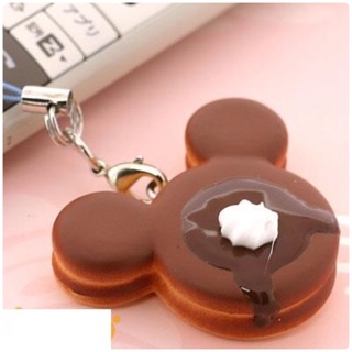 แท้ 100% จากญี่ปุ่น พวงกุญแจ สายเชือก มิกกี้ เมาส์ Disney Mickey Mouse x Sweets Pancake Cell Phone Charm