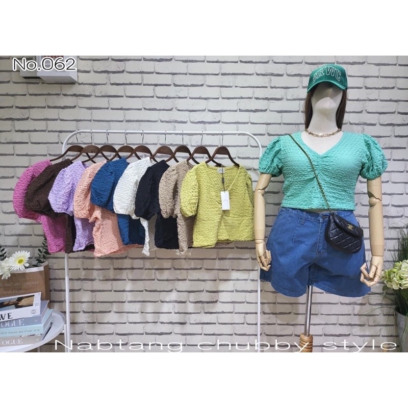 เสื้อครอปสาวอวบ-คอวี-แขนสั้น-มินิมอล-อก42
