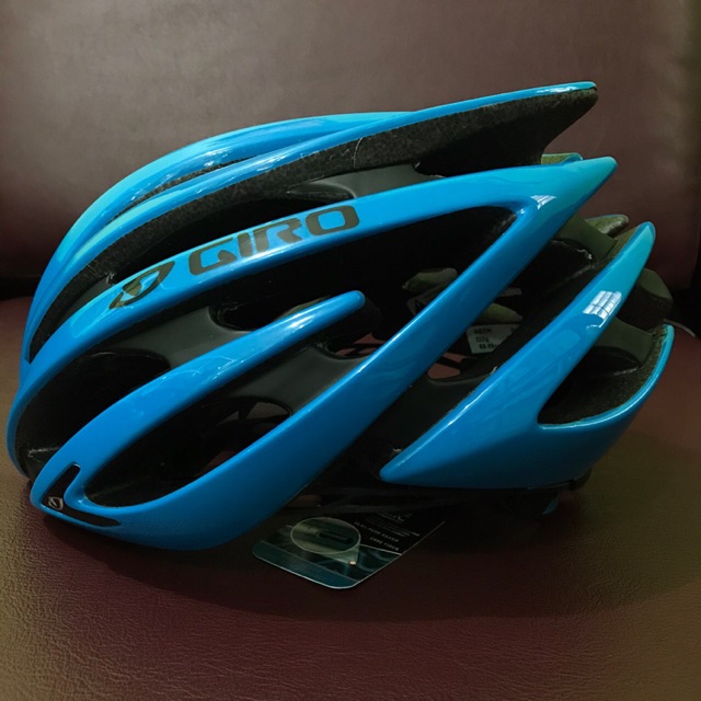 Helmet hotsell giro aeon