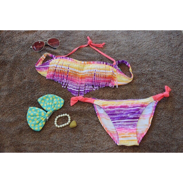 bikini-rainbow-บิกินีสีรุ้งแต่งพู่