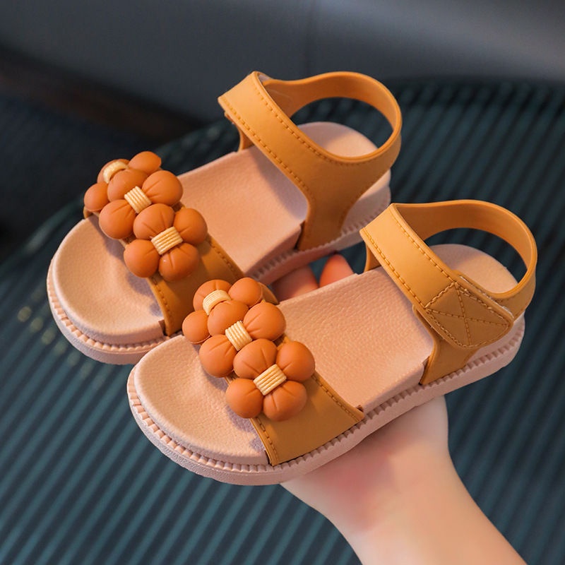 รองเท้าแตะสำหรับเด็กผู้หญิง-ฤดูร้อนใหม่ลื่นด้านล่างนุ่มกลางและใหญ่เด็กนักเรียนการ์ตูนสามมิติดอกไม้รองเท้าชายหาด