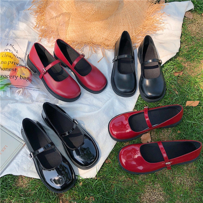 ภาพหน้าปกสินค้าส่งเร็ว ส่งจาก ไทย รองเท้านักเรียนเด็กหญิง ตื้นปากแมรี่เจนรองเท้า ผู้หญิงย้อนยุครองเท้าสีแดงเล็ก จากร้าน birdboya2013 บน Shopee