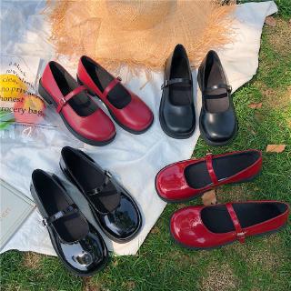 ภาพขนาดย่อของภาพหน้าปกสินค้าส่งเร็ว ส่งจาก ไทย รองเท้านักเรียนเด็กหญิง ตื้นปากแมรี่เจนรองเท้า ผู้หญิงย้อนยุครองเท้าสีแดงเล็ก จากร้าน birdboya2013 บน Shopee