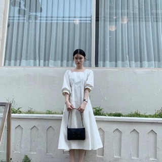 เดรสสีขาวเรียบร้อย white dress