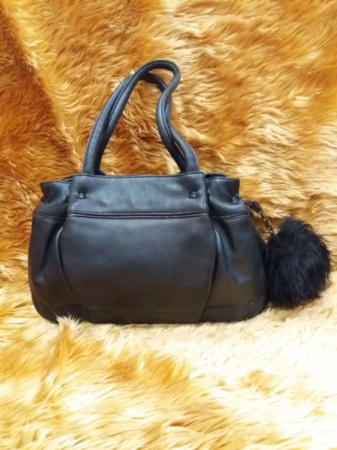 กระเป๋าแบรนด์-bana-bana-สีดำปอม-ๆน่ารัก