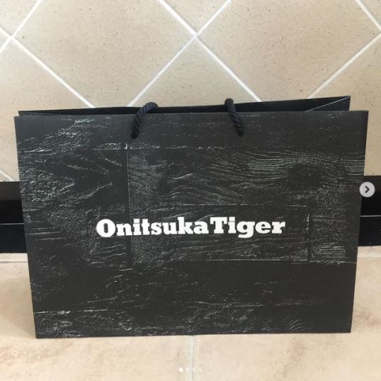 ถุงกระดาษ-ถุง-แบรนด์-onitsuka-tiger-lowrys-farm-o-amp-b-oandb-ของแท้-ใส่ของ-ใส่รองเท้า-สวยหรู-เรียบๆ-สภาพใหม่