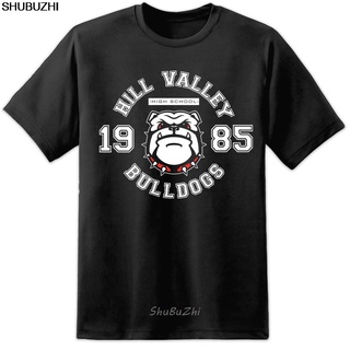 [S-5XL] ใหม่ เสื้อยืดลําลอง แขนสั้น พิมพ์ลาย Back To The Future Hill Valley High Bulldogs McFly แฟชั่นสําหรับผู้ชาย ผู้ห