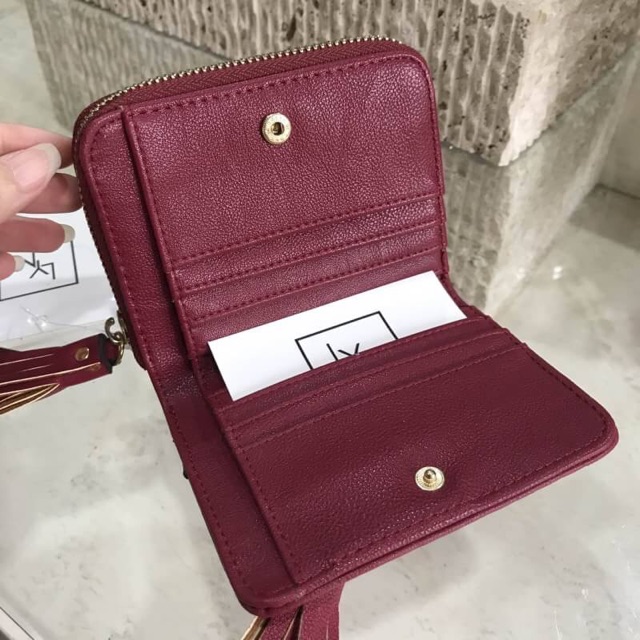 lyn-short-wallet-with-zip-outlet-สีแดง