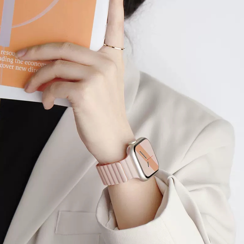 เกี่ยวกับสินค้า สายนาฬิกาข้อมือซิลิโคน แม่เหล็ก สําหรับ สายนาฬิกา applewatch Series 8 7 6 se 5 4 3 2 1 i Watch ไซซ์ 49มม 41 มม. 45 มม. 38 มม. 40 มม. 42 มม. 44 มม. สาย applewatch