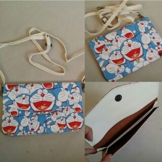 กระเป๋าสะพายหนัง สายสะพายถอดได้ค่ะ ลาย โดราเอม่อน Doraemon ขนาด 7.5x5 นิ้ว