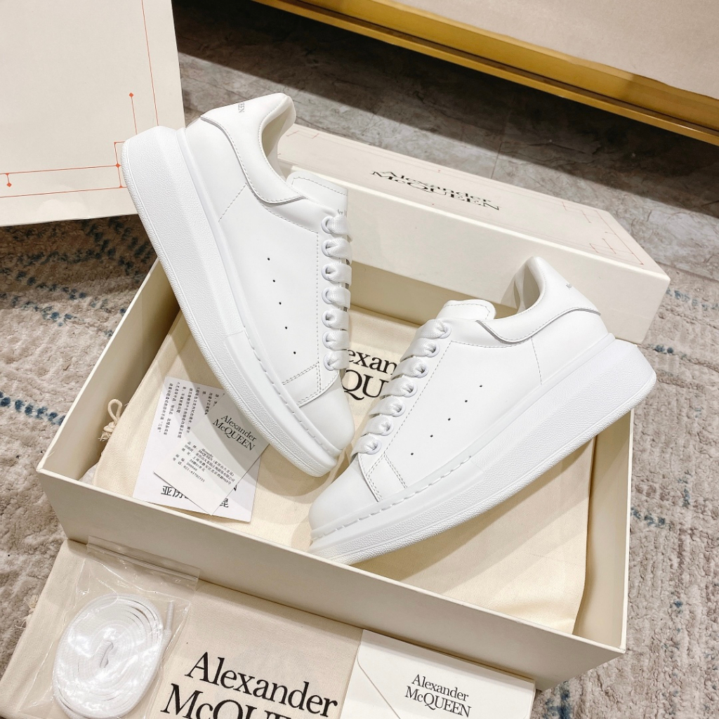 alexander-mcqueen-รองเท้าผ้าใบ-หนัง-สีขาว-พื้นหนา-เพิ่มความสูง-al48