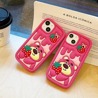 【ขายดี】เคสโทรศัพท์มือถือ ซิลิโคน กันกระแทก ลายหมีสตรอเบอร์รี่น่ารัก พร้อมสร้อยข้อมือ สําหรับ iPhone 6 7 8 X XS XR 11 12 13 14 Series