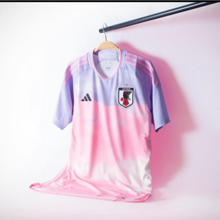 เสื้อกีฬาแขนสั้น ลายทีมชาติฟุตบอล Jersey 23-24 Fans Pink Blue สไตล์ญี่ปุ่น ไซซ์ S - 2XL