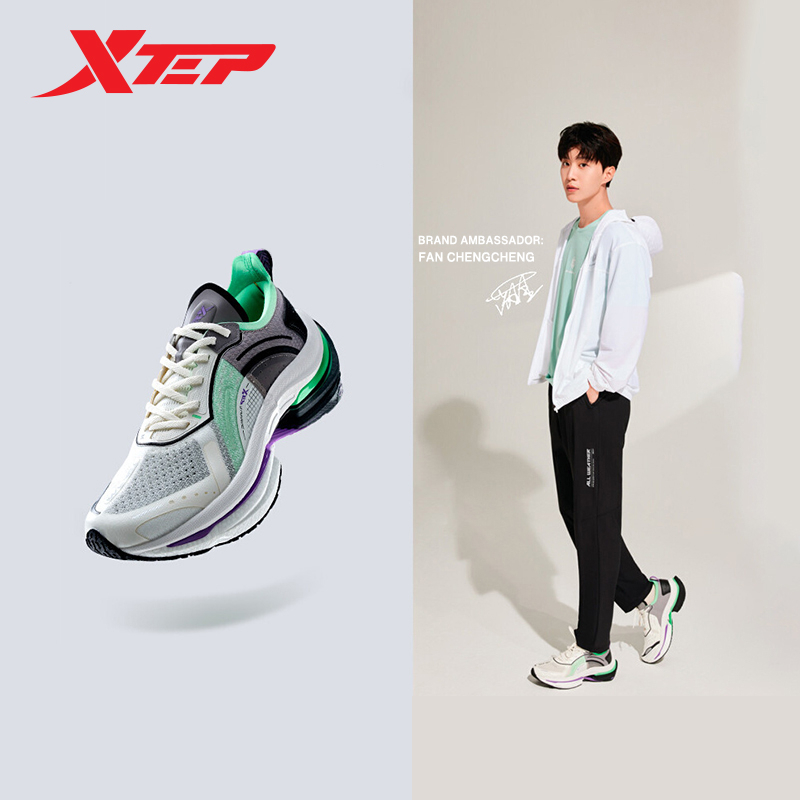 ภาพหน้าปกสินค้าXtep FanChengCheng FORWARD รองเท้าวิ่ง น้ําหนักเบา ระบายอากาศ ทนต่อการเสียดสี สําหรับผู้ชาย