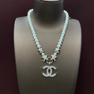 [Fashion Jewelry] สร้อยคอ จี้ไข่มุก ตัวอักษร C และไม้กางเขน ทองเหลือง 2023C