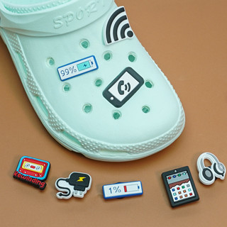 พร้อมส่ง กระดุมอิเล็กทรอนิกส์ หลากสี สําหรับรองเท้า Crocs Jibbitz DIY