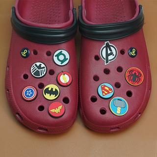 พร้อมส่ง กระดุมติดรองเท้า Crocs Jibbitz Pins Marvel Hero icon หลากสีสัน DIY