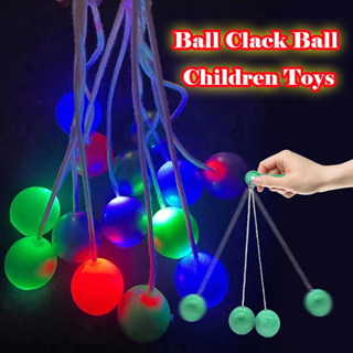 ของเล่นลูกบอลลาโตะ แบบดั้งเดิม พร้อมไฟ LED เรืองแสงในที่มืด สําหรับเด็กนักเรียน จํานวน 4 คู่