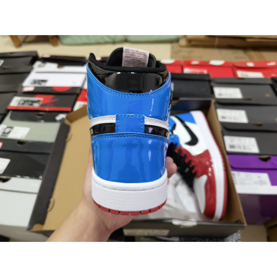 ขายดี-รองเท้าผ้าใบ-รองเท้าบาสเก็ตบอล-unc-chicago-air-jordan-1-หนังจดสิทธิบัตร-สีแดง-และสีน้ําเงิน-aj1