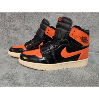 รองเท้ากีฬา รองเท้าบาสเก็ตบอล รุ่น air Jordan 1 lard buckle 36-46 พลัสไซซ์ สีน้ําตาล สีเงิน aj1