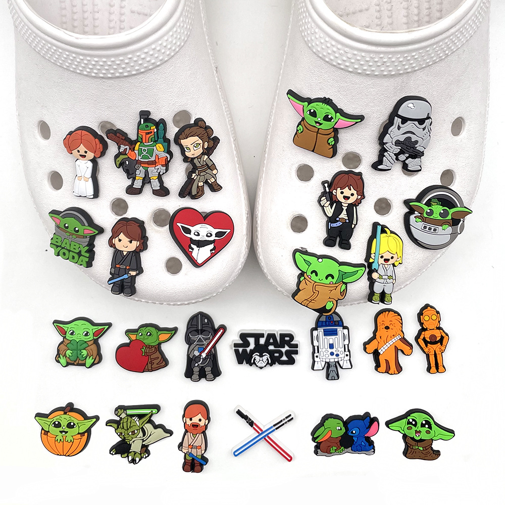 ภาพหน้าปกสินค้าจี้รูปรองเท้า PVC น่ารัก สําหรับธีม Star Wars Series Jibbitz จากร้าน lyplyj.th บน Shopee