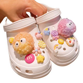 ชุดจี้ลูกบอลขนปุย สุ่มสี สําหรับตกแต่งรองเท้า Crocs DIY