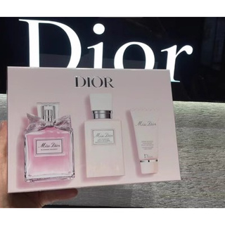 Dior DIOR Sweetheart เจลอาบน้ํา น้ําหอม 200 มล. โลชั่นบํารุงผิวกาย 200 มล. ครีมทามือ 50 มล.