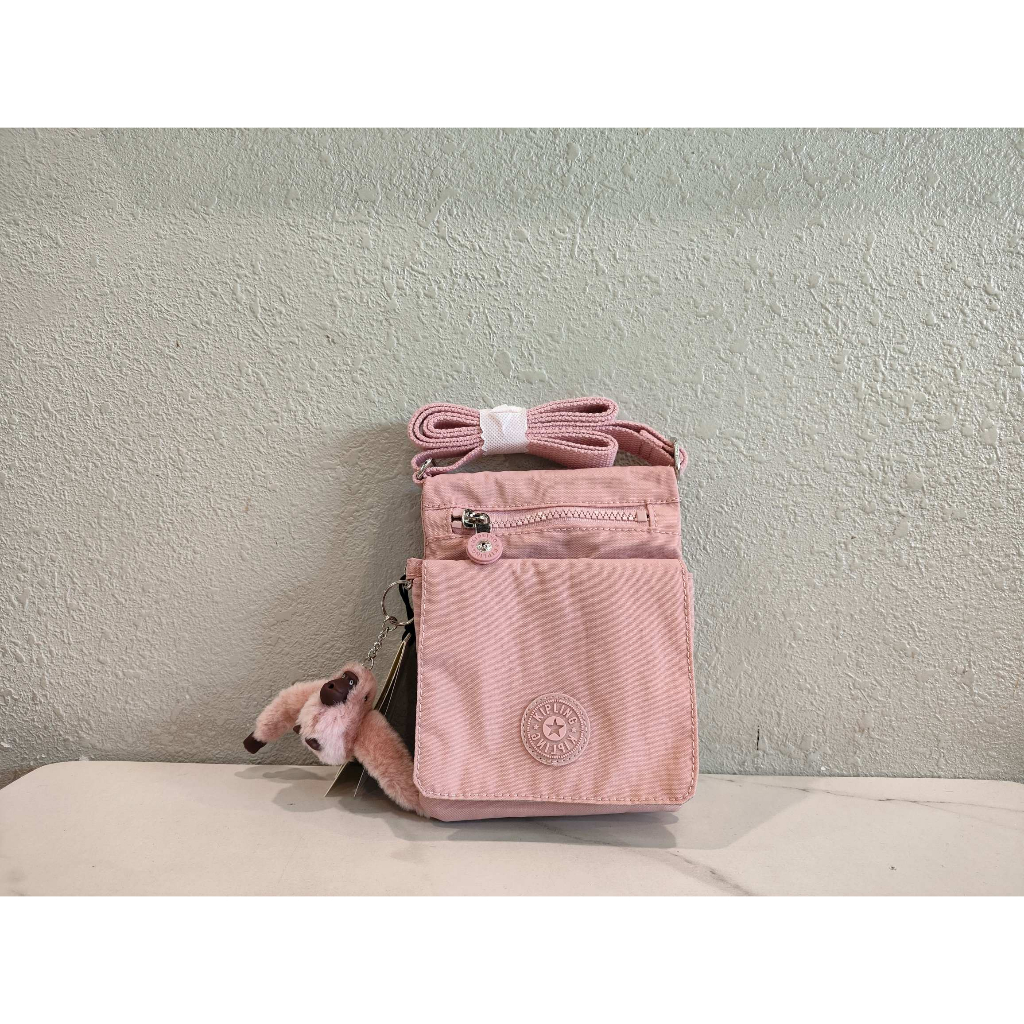 kipling-k17291-กระเป๋าสะพายไหล่-สะพายข้าง-พาสปอร์ต-ขนาดเล็ก-สีชมพู