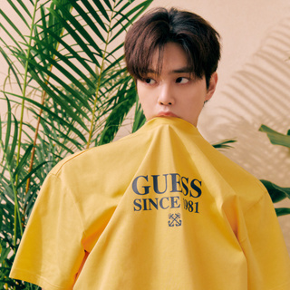 Guess เสื้อยืดลําลอง แขนสั้น คอกลม แบบสวมหัว เหมาะกับการเล่นกีฬา สําหรับผู้ชาย และผู้หญิง