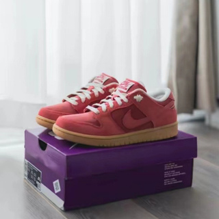 Dunk SB Low "หมากฝรั่งแดง" สําหรับรถยนต์ DV5429-600