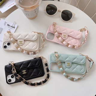 พร้อมส่ง เคสโทรศัพท์มือถือ กันตก ลายคาเวียร์ ลิ้นจี่ แกะ แบรนด์ยุโรป อเมริกา พร้อมสายโซ่คล้อง สําหรับ iPhone เคสโทรศัพท์มือถือ สําหรับ iPhone 14.14pro.14plus.14proMax.13.13pro.13proMax.12.12pro.12proMax.11.