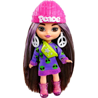 Barbie Extra Mini Minis Doll with Brown Hair, Accessories and Doll Stand, 3.25-inch Collectible HLN46 ตุ๊กตาบาร์บี้ ขนาดเล็กพิเศษ พร้อมผมสีน้ําตาล อุปกรณ์เสริม และขาตั้งตุ๊กตา 3.25 นิ้ว สําหรับเก็บสะสม HLN46