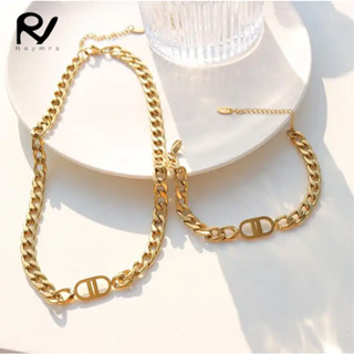 Raymrs สร้อยคอ สร้อยข้อมือ โชคเกอร์ เหล็กไทเทเนียม ทอง 18K จี้ตัวอักษร D คู่ เครื่องประดับแฟชั่น