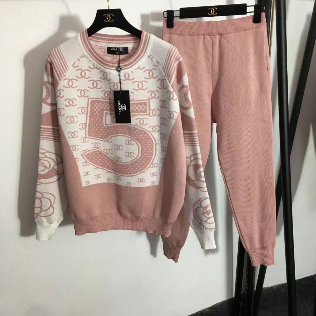 CHANEL 26S SWEATER 692