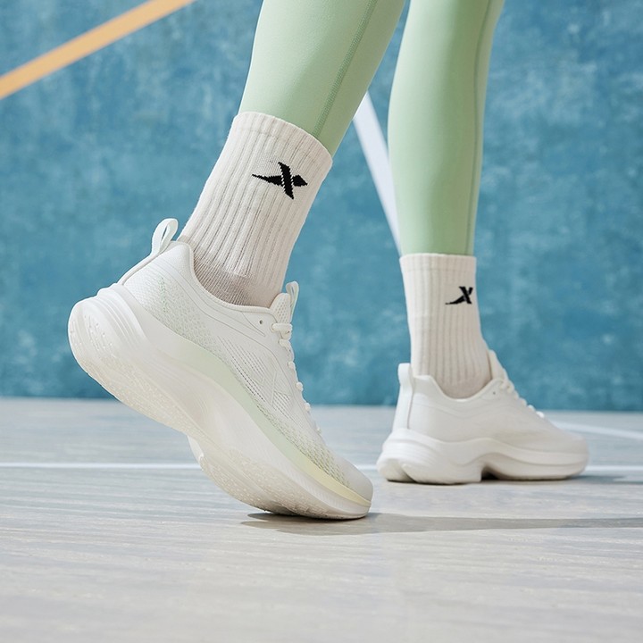 【xtep】Easy run | รองเท้าวิ่งลําลอง ดูดซับแรงกระแทก น้ําหนักเบา ทนทาน สําหรับผู้หญิง — รองเท้ากีฬา แบรนด์ Xtep ของแท้ 100% เช็คราคาจาก Shopee Lazada thumbnail 7