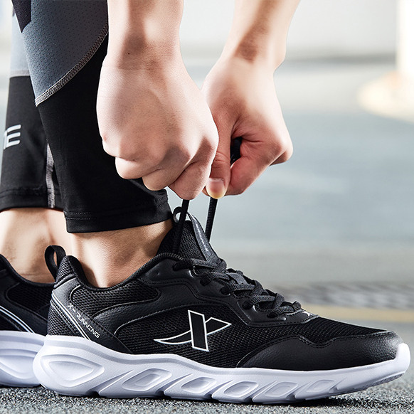 Xtep รองเท้าวิ่ง Runing Shoeระบายอากาศ Runing Shoesน้ําหนักเบา Sports Shoesใส่สบาย สําหรับผู้ชาย — รองเท้ากีฬา แบรนด์ Xtep ของแท้ 100% เช็คราคาจาก Shopee Lazada thumbnail 4